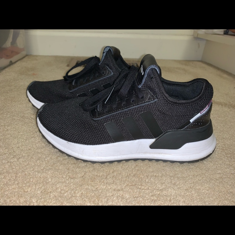 Adidas Sneakers